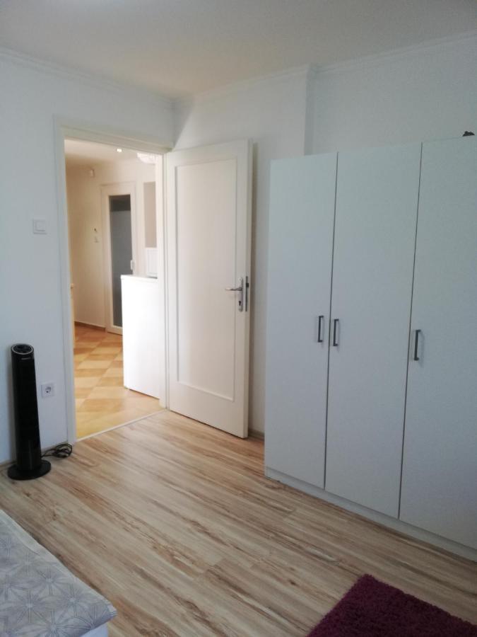 Zoe Apartman