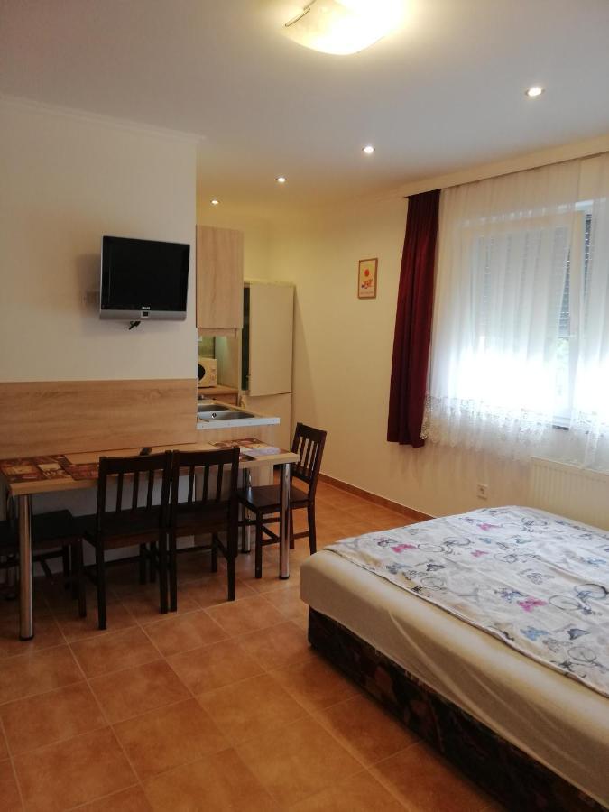Zoe Apartman * Siofok