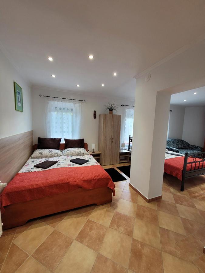 Zoe Apartman