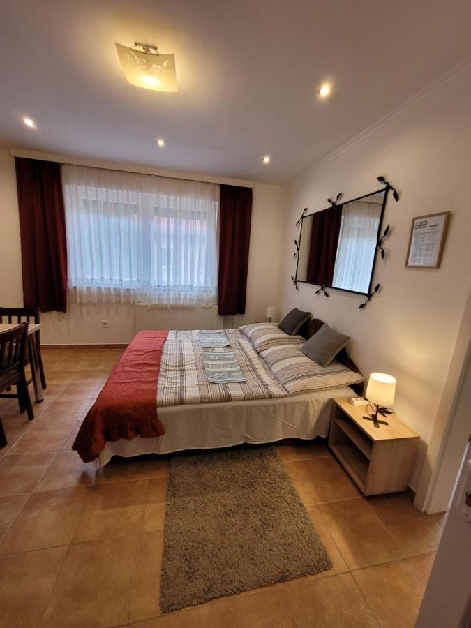 Zoe Apartman * Siofok